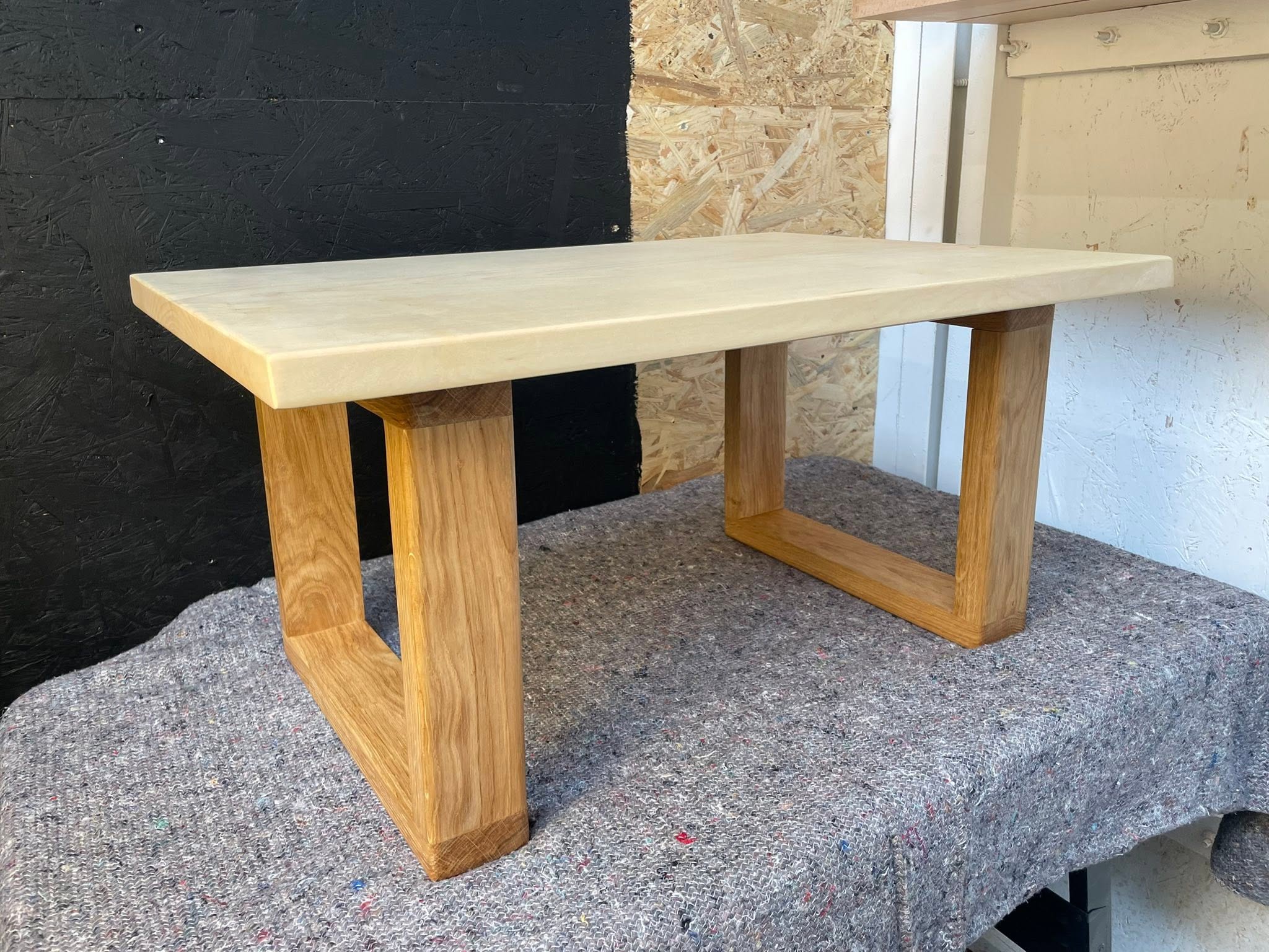 Table basse en Sycomore massif et pieds Chêne — 70x40cm — Finition Rubio Monocoat
