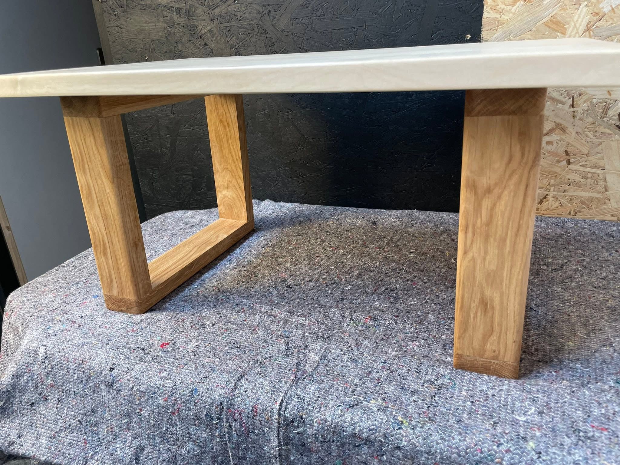 Table basse en Sycomore massif et pieds Chêne — 70x40cm — Finition Rubio Monocoat